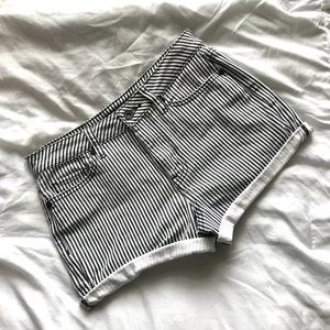 Black & White Hi-Rise Skinny Shorts Size 3